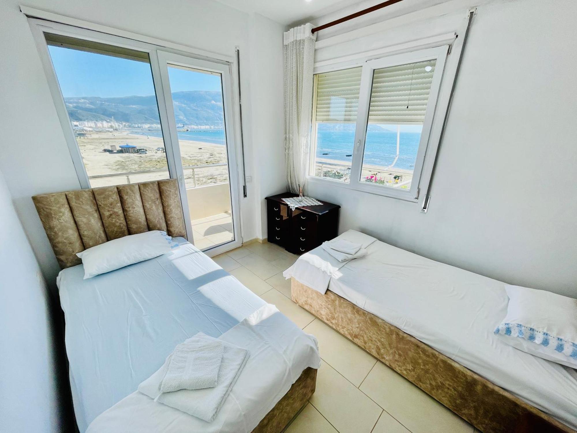 Seaview Apartments Rental Vlorë Esterno foto